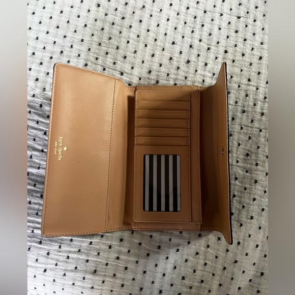 Kate Spade Wallet - Picture 2 of 3